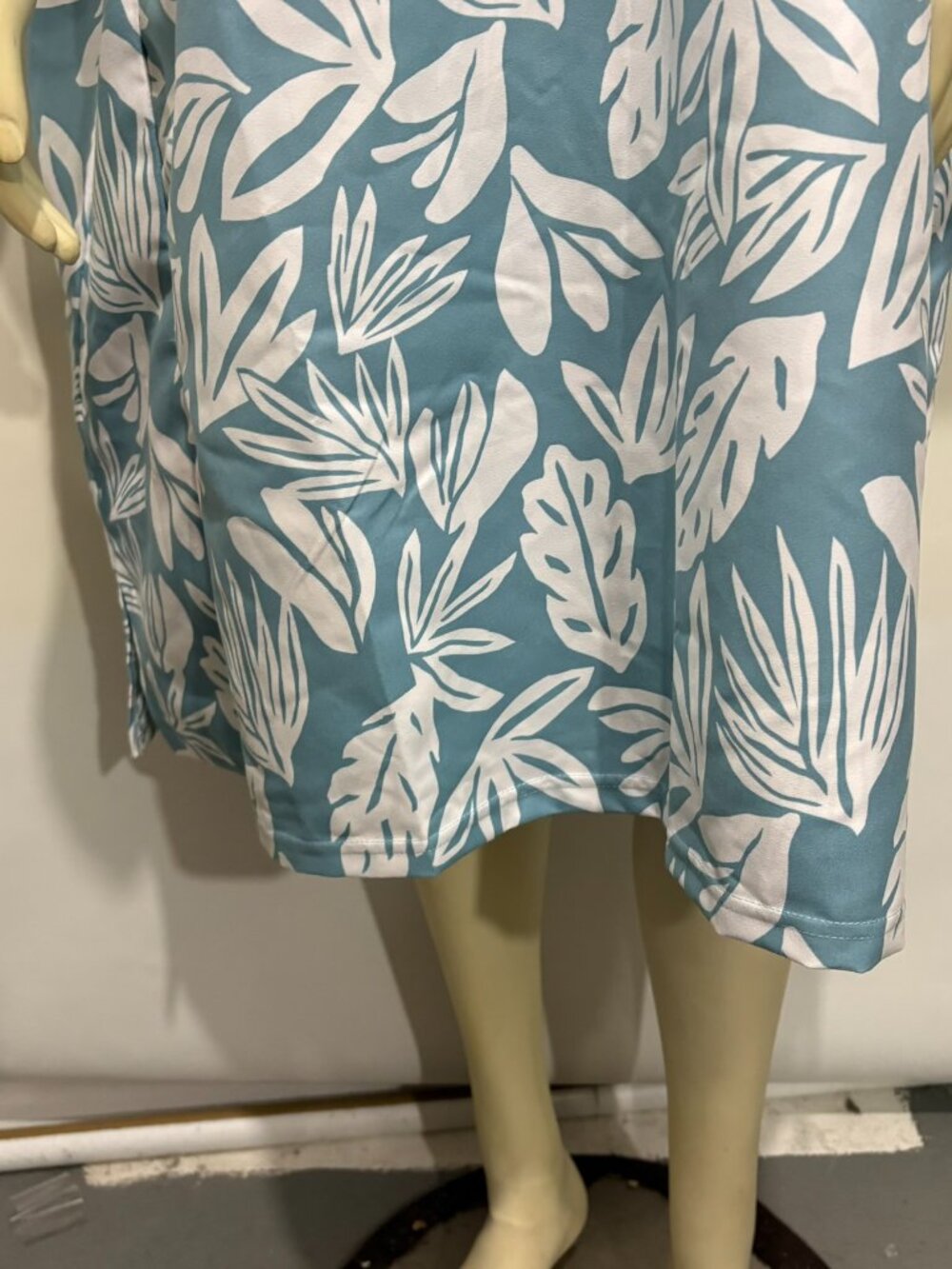 RipSkirt Hawaii Blue Tropical Changing Cozy Hooded Poncho Cover-Up One Size NEW - Picture 4 of 8